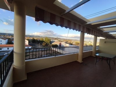 Ático en alquiler en Andújar de 2 habitaciones con terraza y garaje