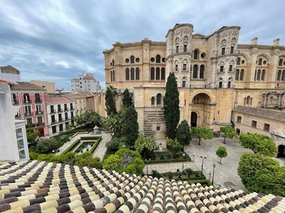 Ático en venta en calle Centro Historico de 3 habitaciones con terraza y balcón