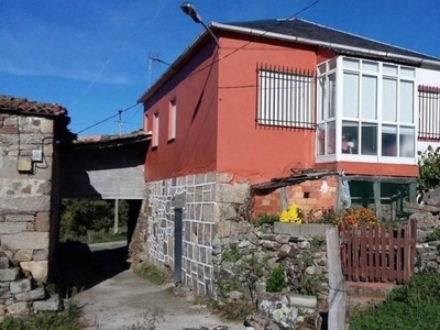 Casa con terreno en Ourense
