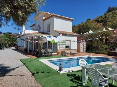 Casa con terreno en Torrox