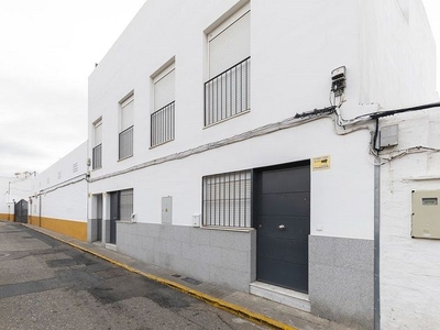 Garaje en venta en Sanlúcar La Mayor de 40 m²