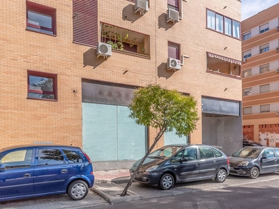 Local en venta en Parla de 151 m²