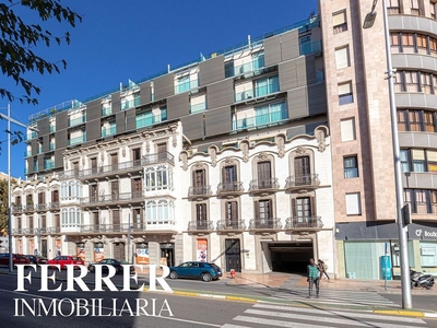 Piso en alquiler en calle Ángel Bruna de 3 habitaciones con garaje y balcón