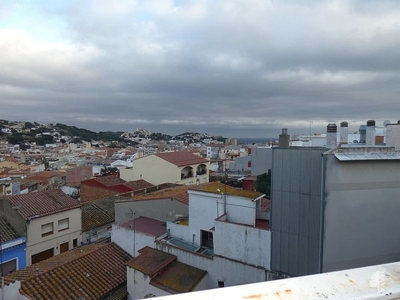 Venta de piso en Vilartagues i Tueda de Dalt de 3 habitaciones con terraza y aire acondicionado