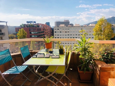 Alquiler de piso en Les Corts de 4 habitaciones con terraza y calefacción