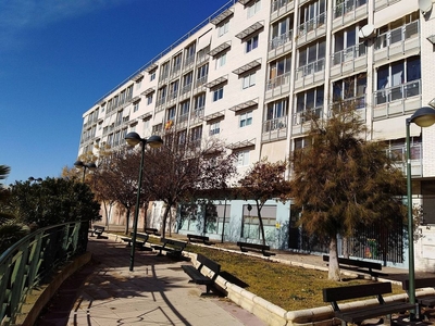 Alquiler de piso en calle El Globo de 3 habitaciones con terraza y garaje