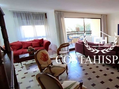 Alquiler de piso en Centro - Alicante de 4 habitaciones con terraza y garaje