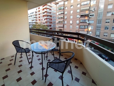 Alquiler de piso en Centro - Alicante de 4 habitaciones con terraza y garaje