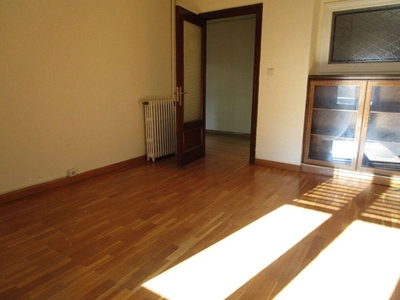 Alquiler de piso en Centro - Salamanca de 4 habitaciones con balcón y calefacción