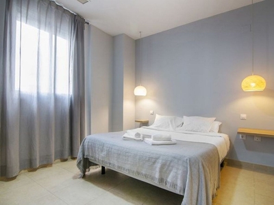 Alquiler de piso en El Mercat de 1 habitación con muebles y aire acondicionado