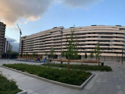 Alquiler de piso en Iturrama de 2 habitaciones con terraza y garaje