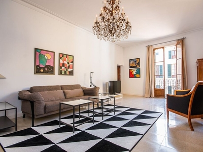 Alquiler de piso en La Seu - Cort - Monti-sión de 3 habitaciones con terraza y muebles