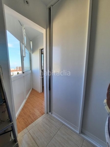 Apartamento amueblado con ascensor, parking, piscina, calefacción y aire acondicionado en Torremolinos