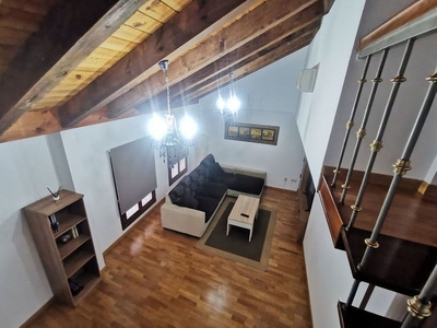 Ático en alquiler en Centro - Segovia de 3 habitaciones con muebles y calefacción