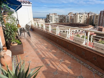 Ático en alquiler en La Malagueta - La Caleta de 5 habitaciones con terraza y garaje