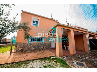 Casa adosada en venta en Calle de José Antonio Primo de Rivera, nº S/N