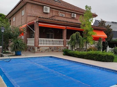 CASA UNIFAMILIAR EN VENTA