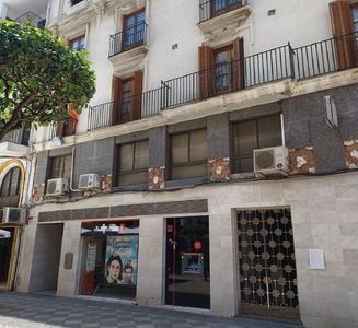 Local en venta en Algeciras de 151 m²
