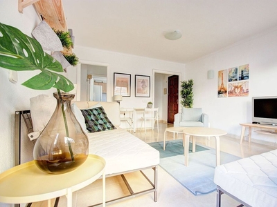 Piso en alquiler en calle Ramon i Cajal de 3 habitaciones con terraza y muebles