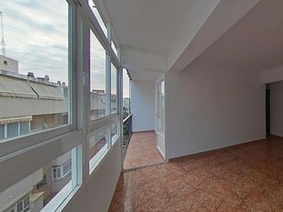 Piso en alquiler en Pla de Bon Repós de 2 habitaciones con terraza y balcón
