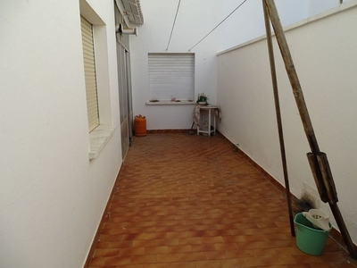 Piso en venta en Manzanares de 3 habitaciones con terraza y calefacción