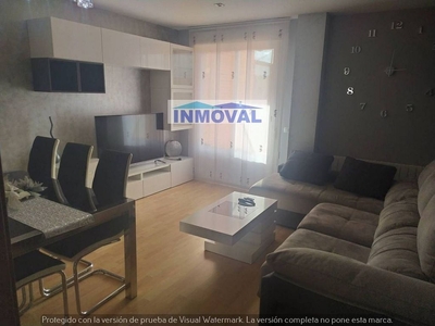 Piso en venta en Valdepeñas de 2 habitaciones con terraza y garaje