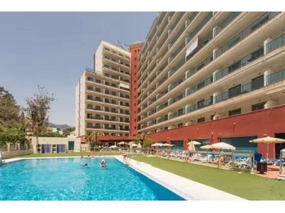 SE ALQUILA DEL 16/4/2023- 30/6/2023 y del 1/9/2023-30/6/2024 BONITO APARTAMENTO EN BENALMADENA A 1