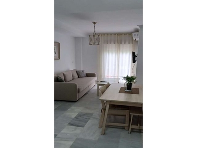 Se alquila del 18/11/2022-31/5/2023 Y DEL 15/9/2023-31/5/2024 bonito apartamento a 30 metros de la