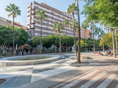 Venta de piso con terraza en Centro (Almería), Centro