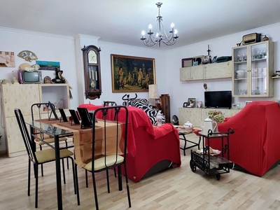 Venta de piso en calle Andalucía de 2 habitaciones con terraza y garaje