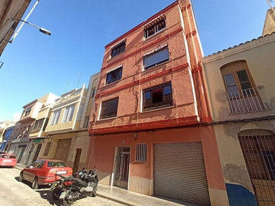 Venta de piso en calle Pintor Sorolla de 3 habitaciones y 97 m²