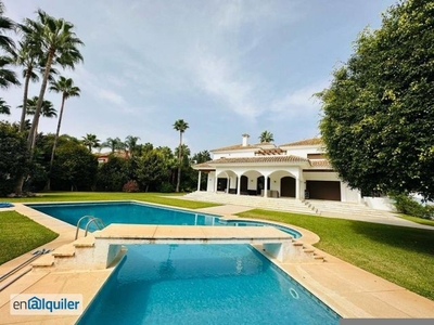 Villa en Guadalmina baja con Parcela de 5000 m²