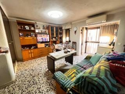 Piso de dos habitaciones entreplanta, La Trinitat Nova, Barcelona