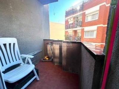 Piso de tres habitaciones entreplanta, Can Baró, Barcelona