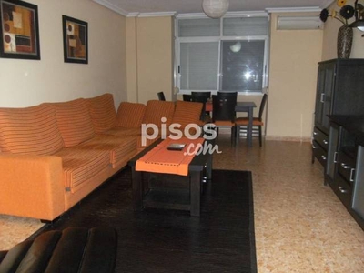 Piso en venta en Avenida del Valle