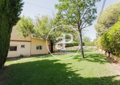 Casa chalet independiente de 5 habitaciones en venta en La Cañada en Paterna