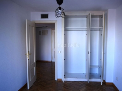 Alquiler apartamento con ascensor, parking, calefacción y aire acondicionado en Madrid