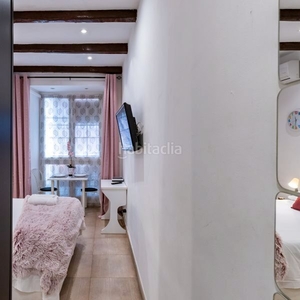 Alquiler apartamento coqueto estudio en chueca en Madrid