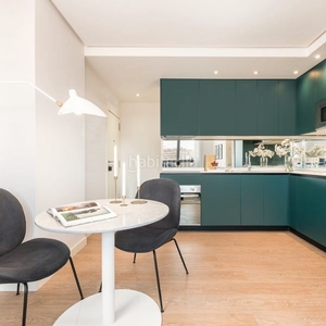 Alquiler apartamento moderno de un dormitorio en Sanchinarro en Madrid