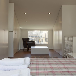 Alquiler apartamento moderno dúplex de dos habitaciones con balcón en Valencia