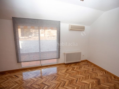 Alquiler casa adosada con 4 habitaciones con parking y calefacción en Majadahonda