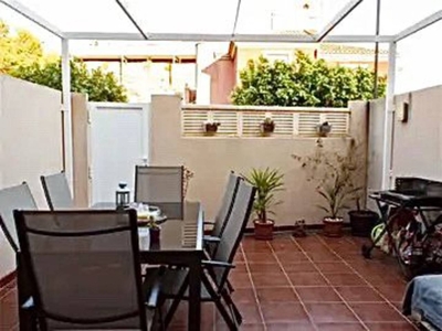 Alquiler de casa con piscina y terraza en Aguadulce