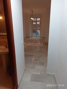 Alquiler piso bonito piso sin muebles junto a felix saenz= calle sebastian souviron en Málaga