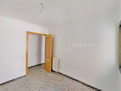 Alquiler piso con 3 habitaciones en La Roureda Viladecans