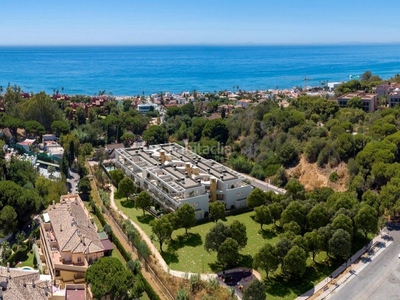 Apartamento con 3 habitaciones con ascensor, parking, calefacción y aire acondicionado en Marbella