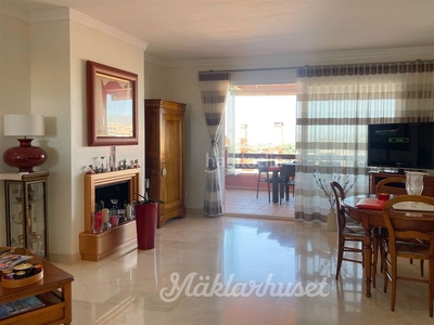 Apartamento con 3 habitaciones con ascensor y piscina en Fuengirola