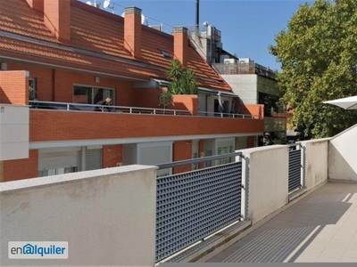 Ático con terraza de 32 m2 - Alquiler - El Viso