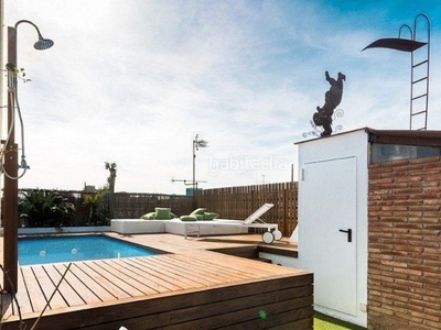 Ático duplex con terraza y piscina privada en el eixample en Barcelona