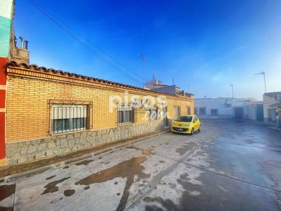 Casa adosada en venta en Calle de Troya