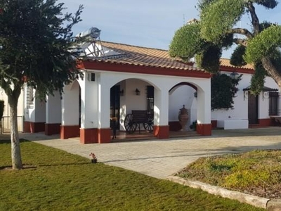 Casa con terreno en Alcalá del Río